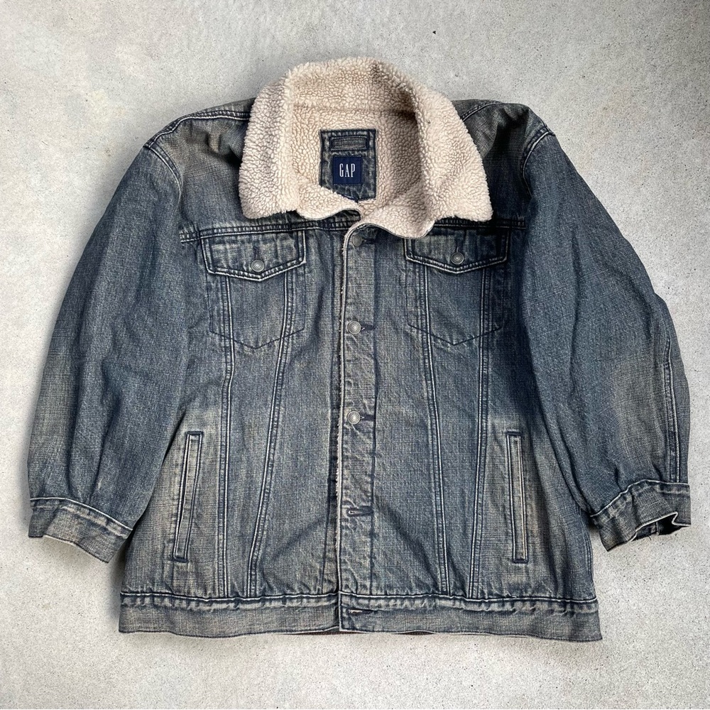 GAP denim Sherpa lined jacket - size L